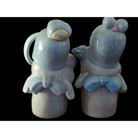 2 Vintage Porcelain Geisha Figurines Ball Flowers 6.5" Tall Blue Bows Taiwan - Picture 8 of 10